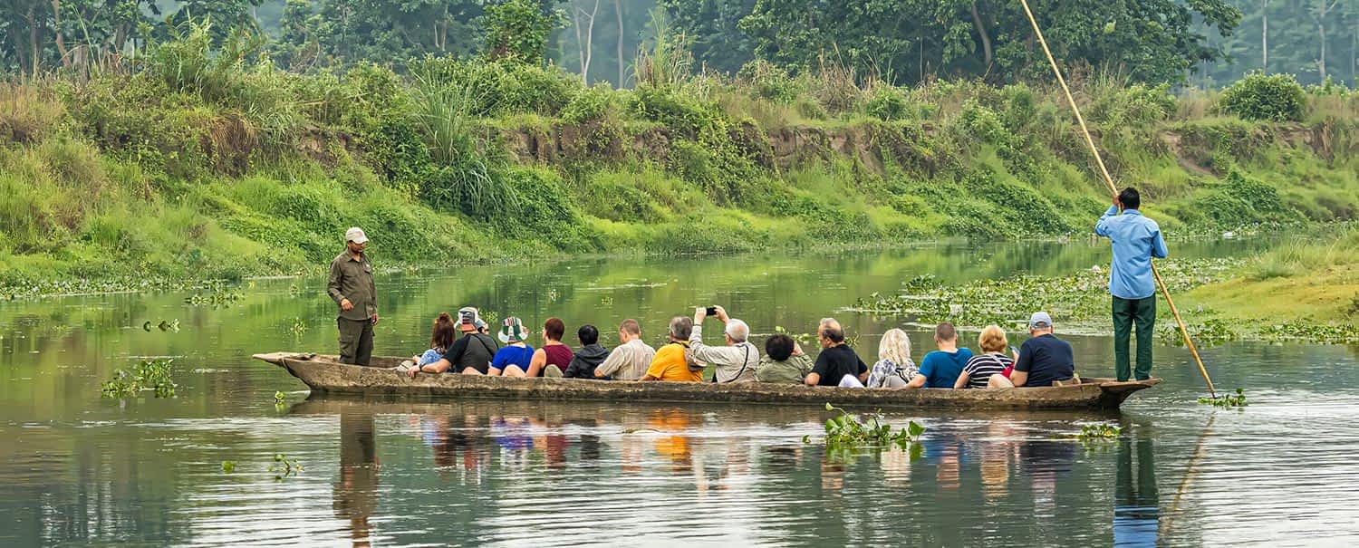 canoe-ride-in-rapti-river-chitwan-national-park