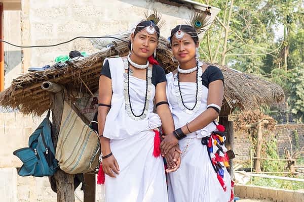 tharu-village-tour-sauraha