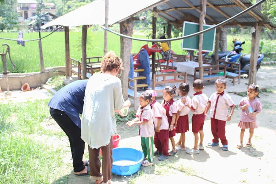 organizes-volunteer-service